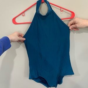 Yumiko halter Leo